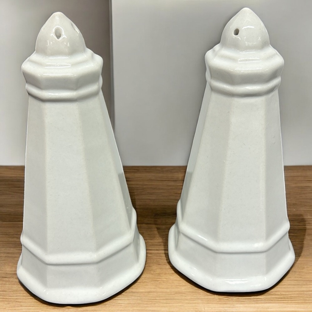 Pfaltzgraff Heritage White Stoneware Salt & Pepper‎ Shakers 6" Vintage